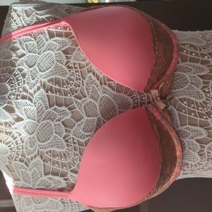 Victoria's Secret Very Sexy Pushup 36C